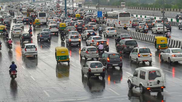 नितिन गडकरी ने कहा, सख्त यातायात कानून से आई सड़क हादसों में मरने वालों में कमी नितिन गडकरी ने कहा, सख्त यातायात कानून से आई सड़क हादसों में मरने वालों में कमी