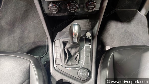 फॉक्सवैगन टिगुआन ऑलस्पेस लॉन्च कीमत 33.12 लाख रुपये इंजन फीचर्स सीटिंग जानकारी