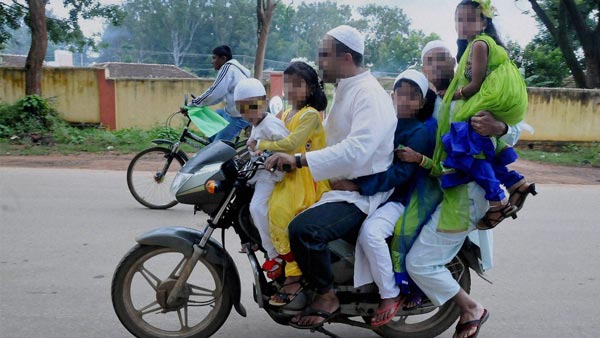 केरल परिवहन विभाग ने बनाया कानून, बाइक के फ्यूल टैंक पर बच्चों को बैठाया तो कटेगा चालान