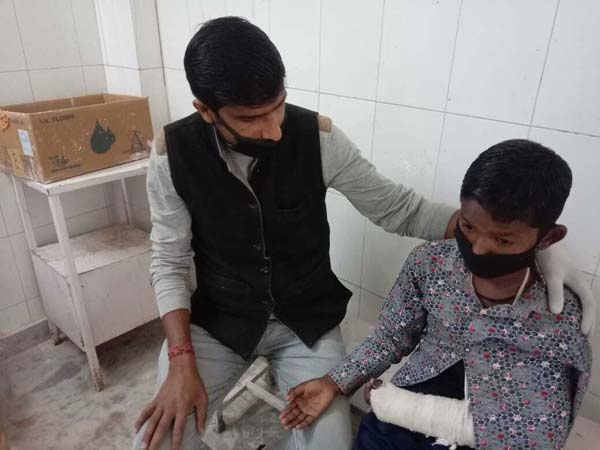 उत्तराखंड गणेश भट कार को बनाया एम्बुलेंस लॉकडाउन इमरजेंसी सेवा जानकारी