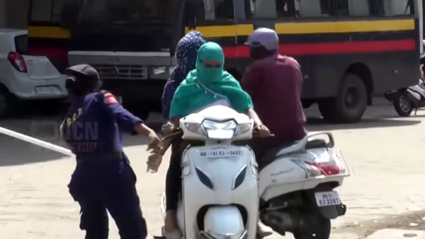 कोरोना लॉकडाउन महाराष्ट्र: लड़कियां लॉकडाउन उल्लंघना पुलिस अरेस्ट स्कूटी जब्त जानकारी