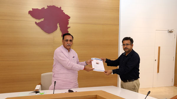 कोरोना से जंगः होंडा मोटरसाइकिल इंडिया ने दान किए 800 यूनिट हाई प्रेशर बैकपैक स्प्रेयर