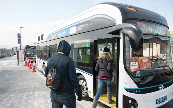 एनटीपीसी ने दिल्ली और लेह में हाइड्रोजन फ्यूल सेल बस और कार प्रोजेक्ट की शुरुआत की