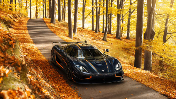 ये हैं दुनिया की 8 सबसे तेज रफ्तार कार, प्रति घंटा स्पीड जानकर उड़ जाएंगे होश