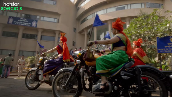 लारा दत्ता न्यू सीरिज रॉयल एनफील्ड बाइक राइडिंग जानकारी