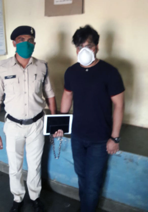 लॉकडाउन: रायपुर बीएमडब्ल्यू कार लॉकडाउन उल्लंघन जानकारी