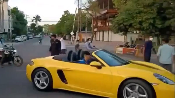 लाॅकडाउन में स्पोर्ट्स कार से घूम रहे इस लड़के की पुलिस ने लगाई क्लास, फिर हुआ ये.. लाॅकडाउन में स्पोर्ट्स कार से घूम रहे इस लड़के की पुलिस ने लगाई क्लास, फिर हुआ ये..