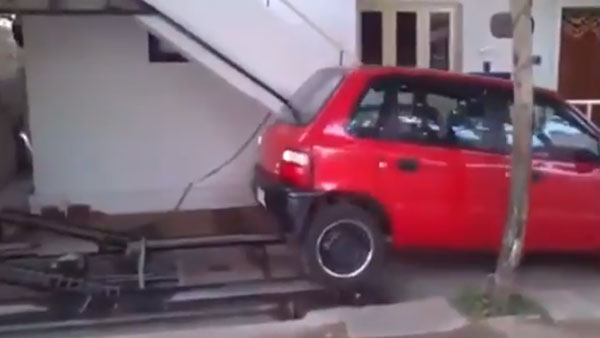 Unique Car Parking Technique: आनंद महिंद्रा पार्किंग जुगाड़ तकनीक