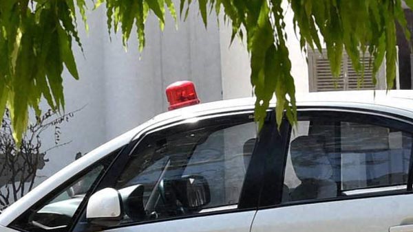 Police Busted Teen Using Red Beacon For TilTok Video: टिकटॉक वीडियो के लिए कार पर लगाई लाल बत्ती, कटा चालान 