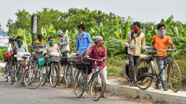 Migrants Tricked Into Selling Off Cycles: प्रवासी मजदूरों की धोखे से साइकिल खरीदने की कोशिश