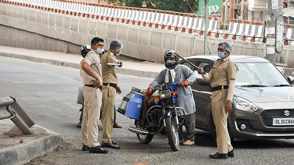 अपनी ही शादी में पुलिस जीप में पहुंचा दूल्हा, वजह जानकर सब हुए हैरान