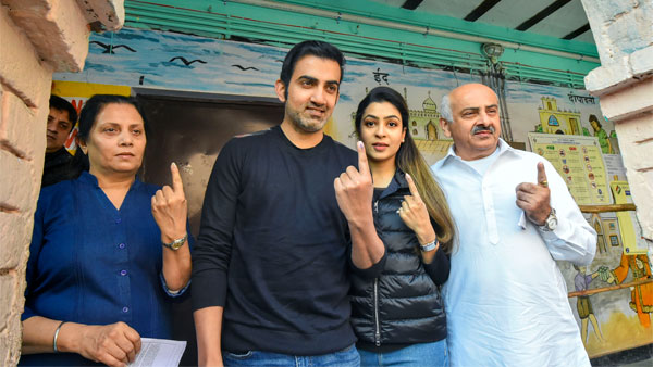 Gautam Gambhir’s Father’s Car Stolen: गौतम गंभीर के पिता की टोयोटा फॉर्च्यूनर कार चोरी