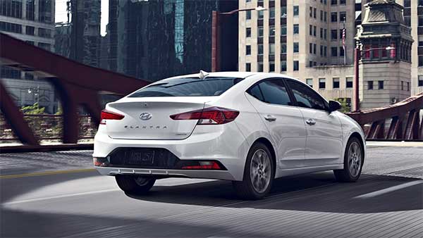 Hyundai Elantra ‘S’ Variant Discontinued: हुंडई एलांट्रा 'एस' वैरिएंट हुया बंद, कीमत अब 18.49 लाख रुपये से शुरू Hyundai Elantra ‘S’ Variant Discontinued: हुंडई एलांट्रा 'एस' वैरिएंट हुया बंद, कीमत अब 18.49 लाख रुपये से शुरू