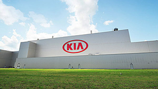 Kia Motors Financial Offers For New Cars: किया मोटर्स पेश करेगी 3 माह ईएमआई कवर की स्कीम