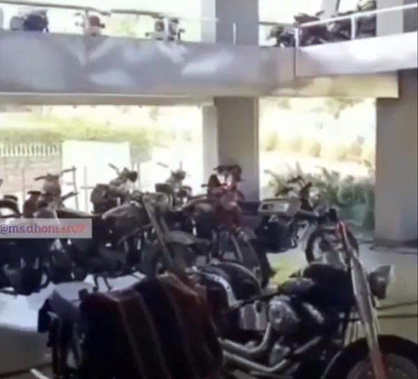 क्या आपने देखा है महेंद्र सिंह धोनी की बाइकों और कारों का म्यूजियम, देखें वीडियो