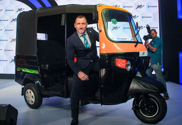 Piaggio Restarts Operations: पियाजियो ने फिर से काम किया शुरू, सरकार के निर्देश का हो रहा पालन