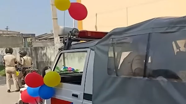 लॉकडाउन में बच्ची का बर्थडे मनाने घर पहुंची बिहार पुलिस, पेरेंट्स रह गए हैरान