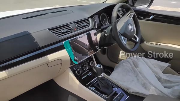 2020 Skoda Superb L&K Reaches Dealerships: स्कोडा सुपर्ब लॉरेन एंड क्लेमेंट डीलरशिप पर पहुंची