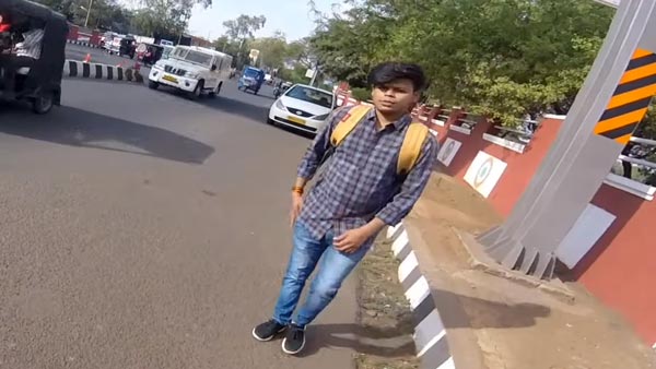 Honda CBR 650R Used As Bike Taxi: होंडा सीबीआर 650 आर स्पोर्ट्स बईक बनी बाइक टैक्सी, देखें वीडियो