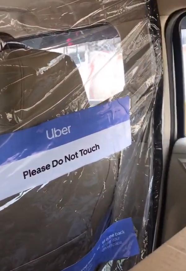 Uber Introduces Plastic Wall In Cabs: उबर कैब में लगा रही है प्लास्टिक की दीवार, जानें क्यों