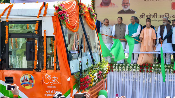 UP Govt Bans Purchase Of New Official Vehicles: नए वाहन नहीं खरीदेगी उत्तर प्रदेश सरकार, जानें कारण