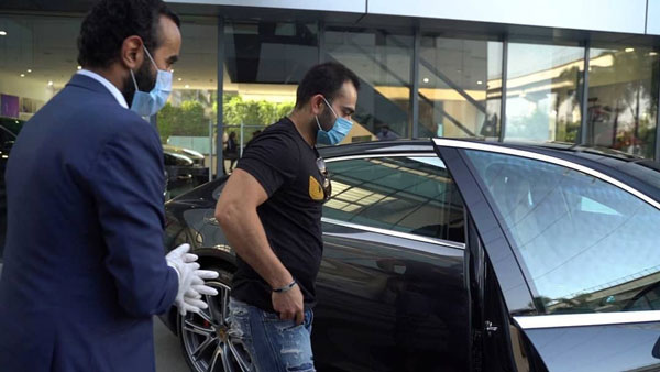 Virat Kohli's Brother Buys Porsche Panamera Turbo: विराट कोहली के भाई ने डीलरशिप खुलते ही खरीद ली करोड़ो की यह कार