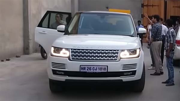 Virat Kohli's Brother Buys Porsche Panamera Turbo: विराट कोहली के भाई ने डीलरशिप खुलते ही खरीद ली करोड़ो की यह कार