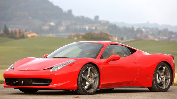 Tiger Shroff Backflips Over A Ferrari 458 Italia: टाइगर श्राफ ने फरारी के ऊपर से मारी बैक फ्लिप Tiger Shroff Backflips Over A Ferrari 458 Italia: टाइगर श्राफ ने फरारी के ऊपर से मारी बैक फ्लिप