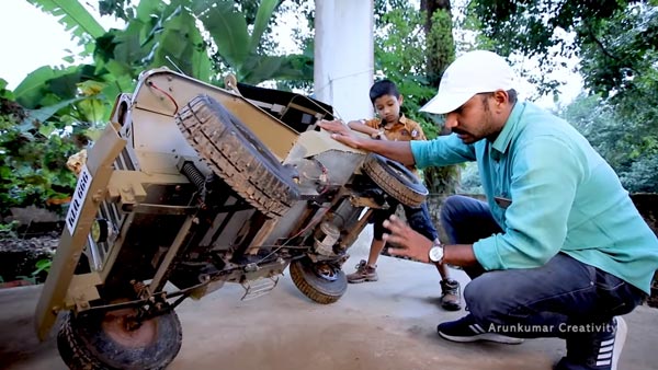 Miniature Jeep Willys: साल के बेटे के लिए इस व्यक्ति ने बनाई छोटी जीप विलीस, देखें वीडियो Miniature Jeep Willys: साल के बेटे के लिए इस व्यक्ति ने बनाई छोटी जीप विलीस, देखें वीडियो