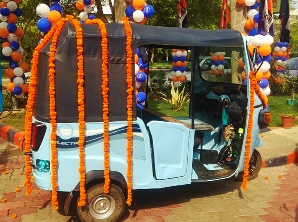 Indian Oil Battery Swapping Initiative: इंडियन ऑयल पंप पर मिलेगी बैटरी स्वैपिंग की सुविधा