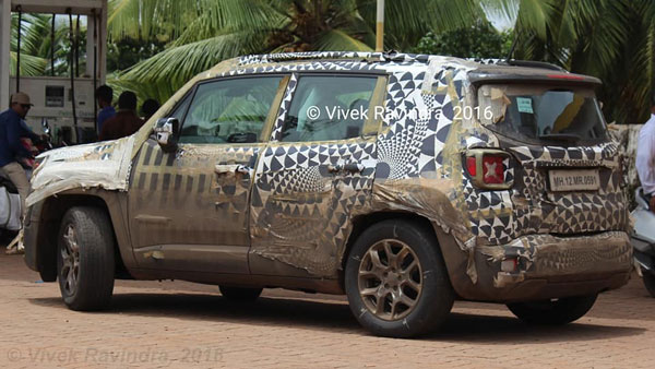 Jeep Renegade SUV Spied Testing: नई जीप रेनेगेड टेस्टिंग के दौरान आई नजर, जल्द होगी लॉन्च