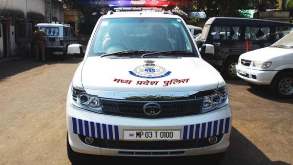 Collector Using Beacon Illegally: कलेक्टर कर रहे थे प्राइवेट कार में लाल बत्ती का उपयोग, पुलिस के रोकने पर दी गाली