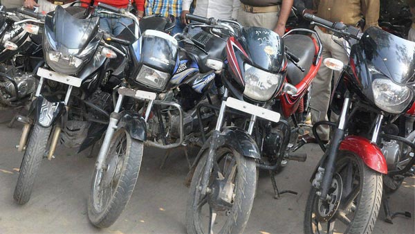 Motorcycle Scam In Uttar Pradesh: फर्जी बाइक बॉट स्कीम का हुआ भंडाफोड़, जब्त हुईं 178 बाइक Motorcycle Scam In Uttar Pradesh: फर्जी बाइक बॉट स्कीम का हुआ भंडाफोड़, जब्त हुईं 178 बाइक