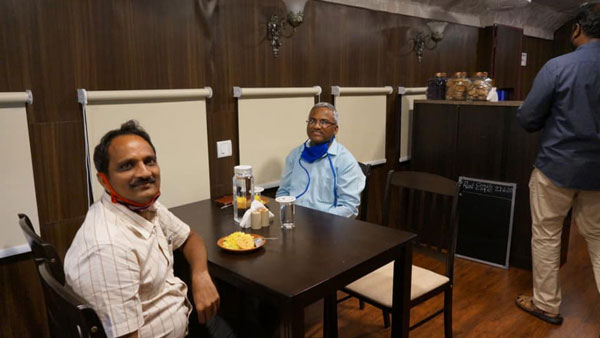 Railway Coach Modified As Restaurant: रेलवे कोच मॉडिफाई रेस्टॉरेंट देखें तस्वीरें