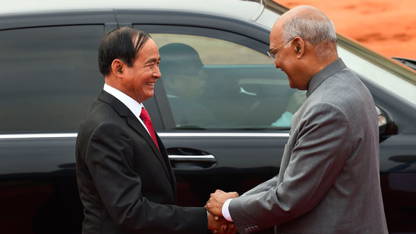 इन शानदार कारों के शौकीन हैं भारतीय राजनेता, जानिये किस नेता के पास है कौन सी कार