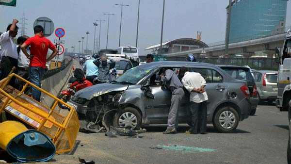 Number Of Road Accidents To Reduce: इस वित्तीय वर्ष 25% सड़क दुर्घटनाएं कम करने का प्रयासः गडकरी
