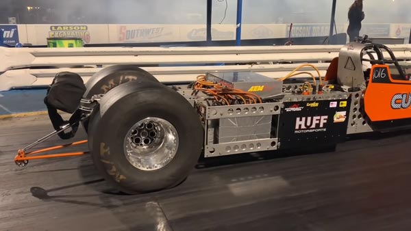 Electric Drag Race Car Created World Record: इस इलेक्ट्रिक ड्रैग रेस कार ने बनाया नया वर्ल्ड रिकाॅर्ड, जानें