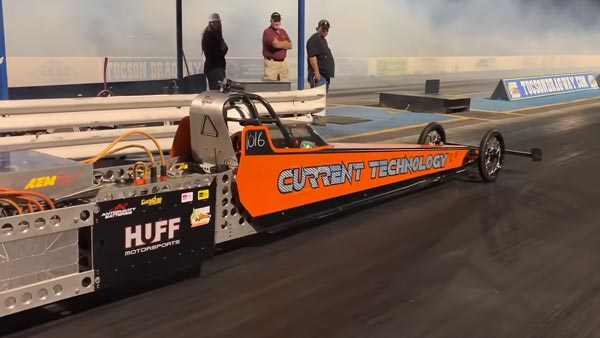 Electric Drag Race Car Created World Record: इस इलेक्ट्रिक ड्रैग रेस कार ने बनाया नया वर्ल्ड रिकाॅर्ड, जानें