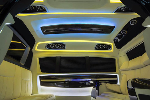 Tata Winger Modified Into Luxury MPV: टाटा विंगर को मिले लग्जरी कार के फीचर्स, देखें तस्वीरें