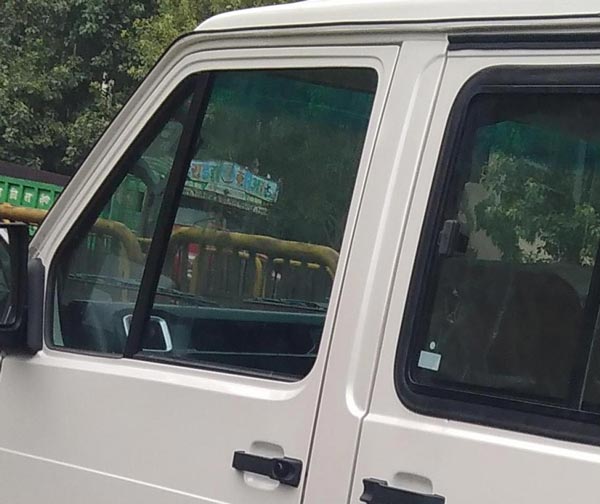 New Tata Winger Spied: टाटा विंगर नए फ्रंट फेस के साथ टेस्टिंग के दौरान आई नजर