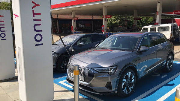 UK Offers Subsidy For Shifting To EVs: इलेक्ट्रिक वाहन खरीदने पर सब्सिडी ब्रिटेन 5 लाख रुपये जानकारी