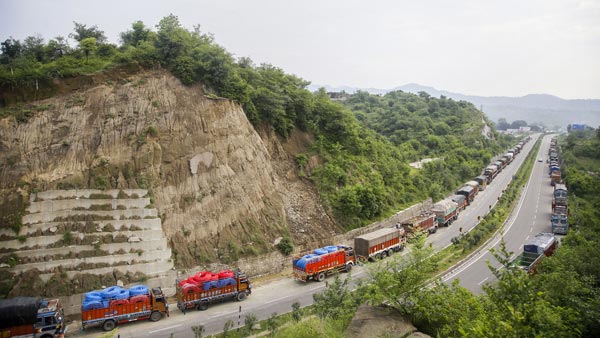 Govt To Release 8,000 Crore To Road Contractors: सरकार सड़क ठेकेदारों को करेगी 8,000 करोड़ का भुगतान