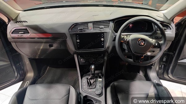 Volkswagen Tiguan Allspace Reaches Dealerships: फॉक्सवैगन टिगुआन ऑलस्पेस पहुंची डीलरशिप डिलीवरी जल्द जानकारी