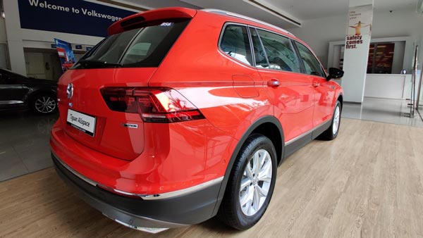 Volkswagen Tiguan Allspace Reaches Dealerships: फॉक्सवैगन टिगुआन ऑलस्पेस पहुंची डीलरशिप डिलीवरी जल्द जानकारी