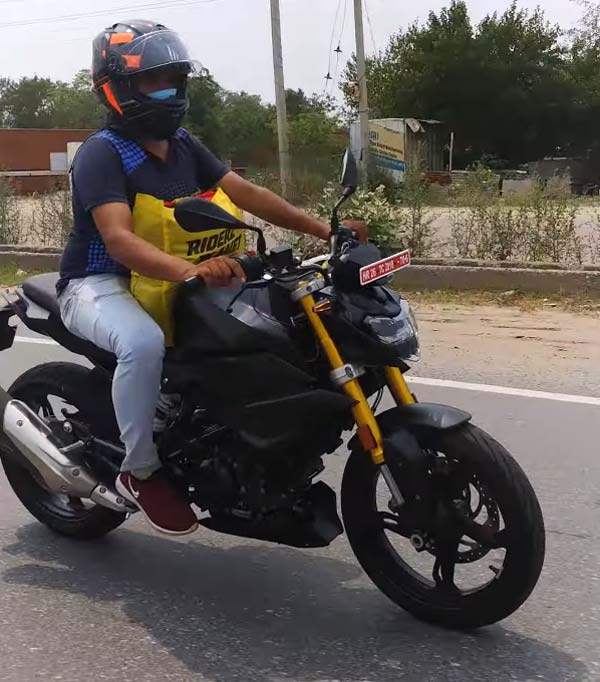 BMW G 310 R & G 310 GS Spied: बीएमडब्ल्यू जी 310 आर व जी 310 जीएस टेस्टिंग के दौरान आईं नजर