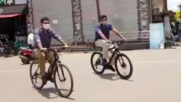 Bastar SP, DC Spotted Riding Bicycle: बस्तर के कलेक्टर और उपायुक्त ने की साइकिल की सवारी