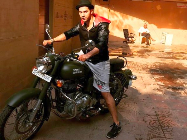 Celebrities Riding Royal Enfield Motorcycles: बॉलीवुड से लेकर हॉलीवुड तक यह सेलेब्रिटी करते हैं रॉयल एनफील्ड बाइक की सवारी