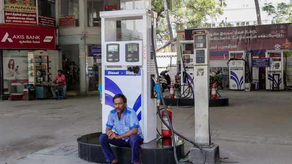 Petrol, Diesel Demand Falls: जुलाई माह में पेट्रोल और डीजल की मांग में आई भारी गिरावट
