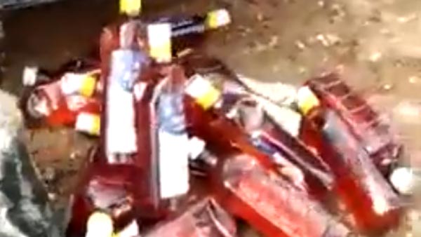 Bike Modified To Smuggle Alcohol Caught By Police: बाइक के फ्यूल टैंक में 25 शराब की बोतल, पुलिस ने पकड़ किया ऐसा Bike Modified To Smuggle Alcohol Caught By Police: बाइक के फ्यूल टैंक में 25 शराब की बोतल, पुलिस ने पकड़ किया ऐसा