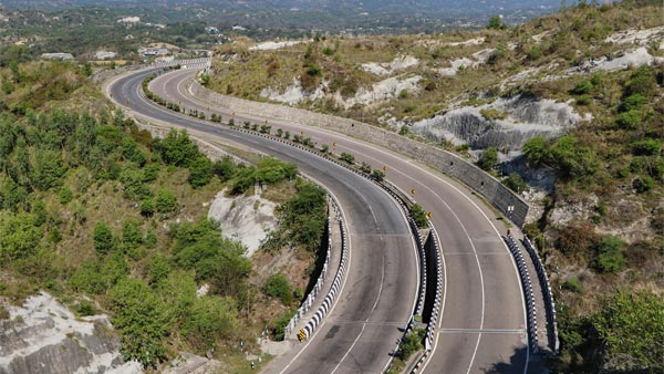 Jammu-Srinagar Tunnel Soon To Open: जम्मू-श्रीनगर के बीच दूरी होगी कम, यह टनल बचाएगा समय